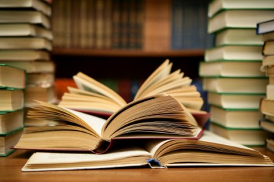 158904 INNERRESIZED600 600 stack of books 400x266