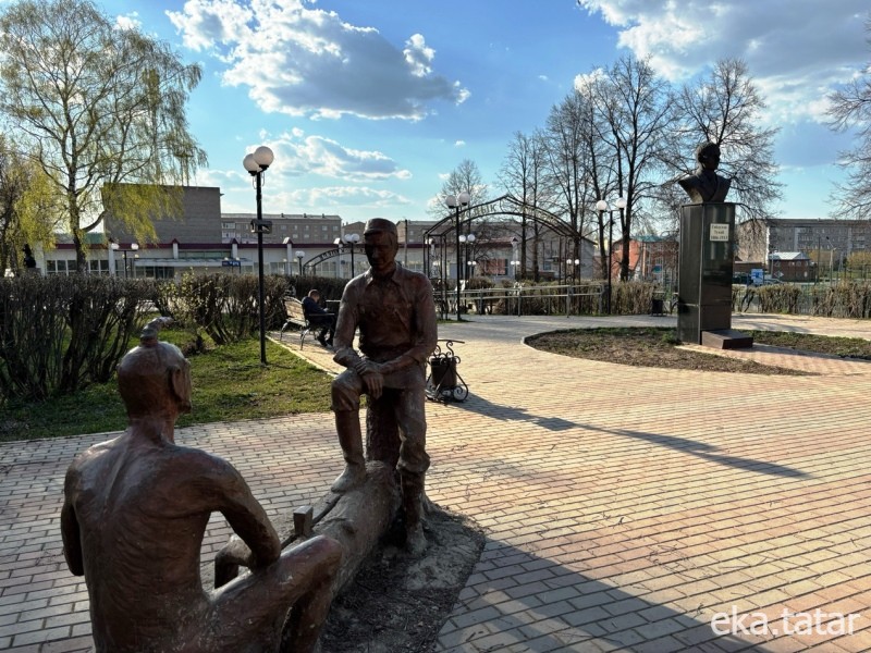 01 2025 05 Сквер барда Регина Акбашева 1